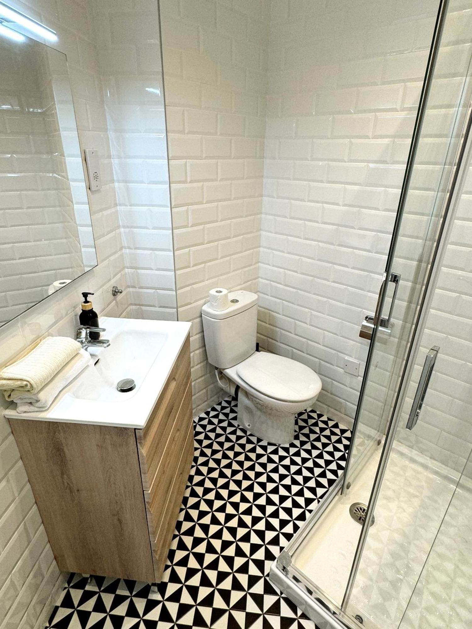 Stylish City Centre Studio - Grand Central House Gibraltar Buitenkant foto