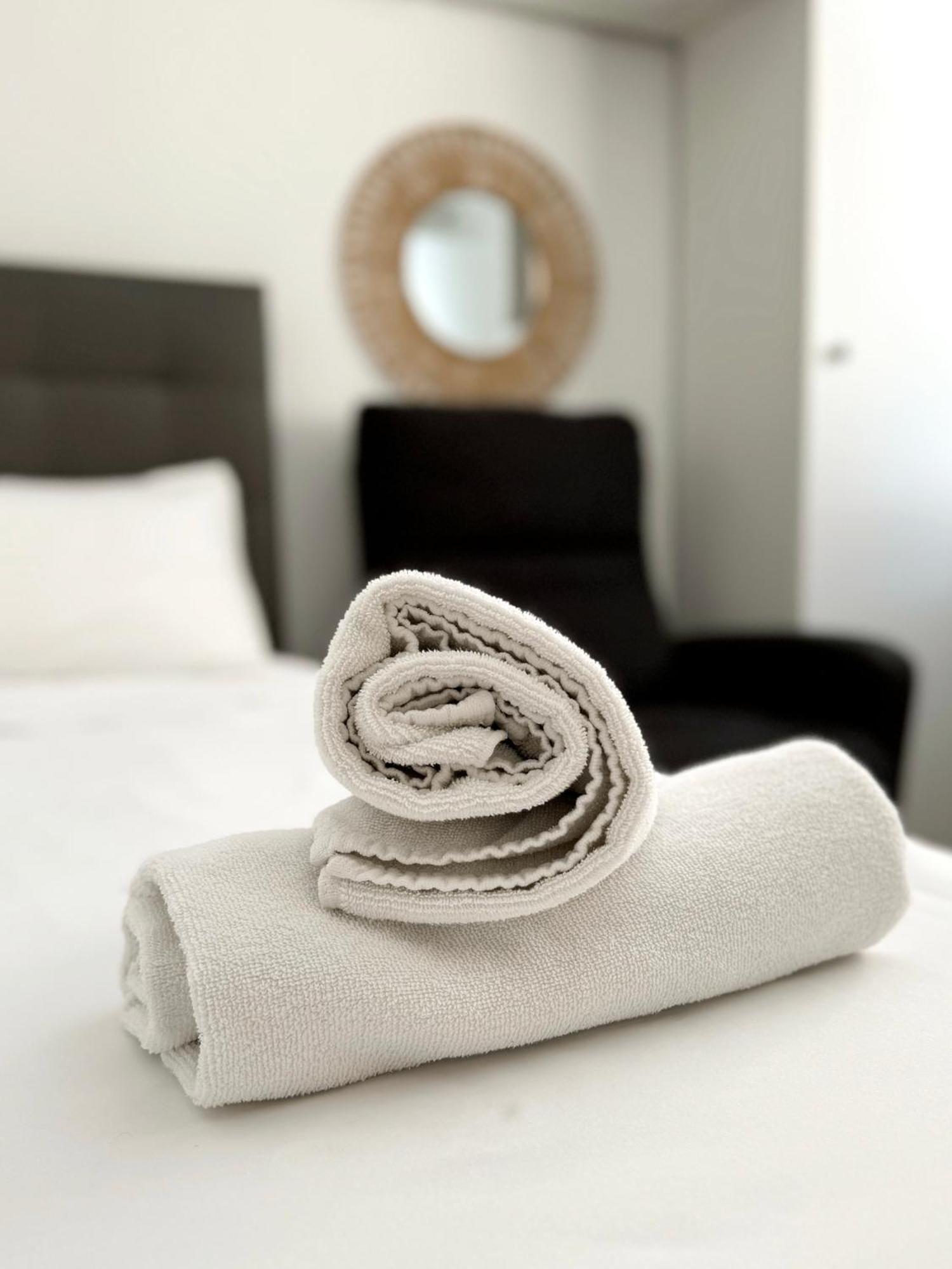 Stylish City Centre Studio - Grand Central House Gibraltar Buitenkant foto