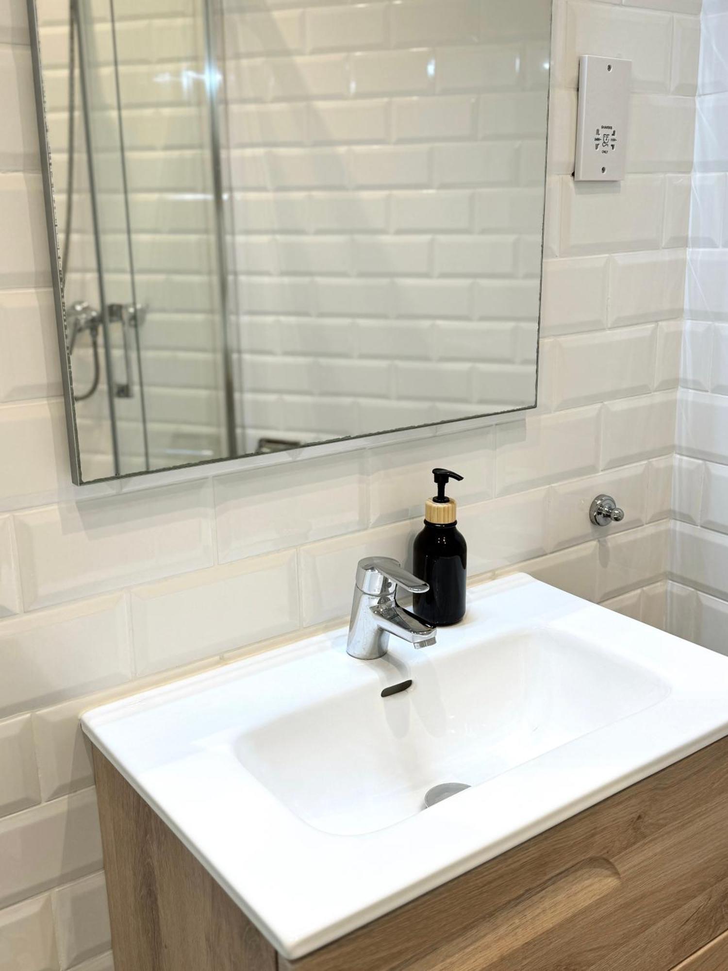 Stylish City Centre Studio - Grand Central House Gibraltar Buitenkant foto